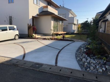 お庭のコンクリートに目地を入れておしゃれに施工しましょう 静岡 神奈川県の新築外構工事の設計 施工のmｋプランニング